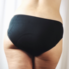 Model (waist: 78cm, hips: 110cm) wears size L