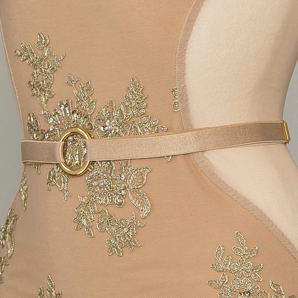 The side view of this fully adjustable belt shows the gold plated hardware detail.